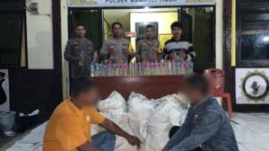 Polsek Mangoli Timur Amankan Ratusan Botol Miras Jelang Ramadhan