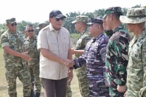 Menhan Sjafrie Tinjau Progres Pengerukan Sedimentasi di Muara Kuala Penaga, Aceh Tamiang