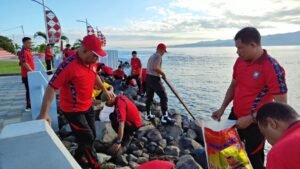 Dukung Gerakan Indonesia ASRI, Polresta Tidore Gelar Aksi Bersih Pantai Tugulufa