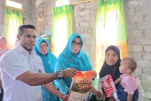 BKKBN Malut Gandeng TP PKK Salurkan Bantuan Genting untuk Cegah Stunting di Oba Utara