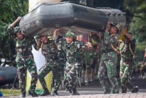 Semangat Sportivitas dan Ketangguhan Warnai Lomba Estafet Militer di Kesatrian Marinir Moekijat