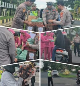 Kapolres Halut Turun ke Jalan, Bagikan Takjil dan Edukasi Tertib Lalu Lintas di Tobelo