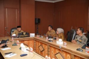 Wagub Maluku Utara Pimpin Evaluasi Izin Galian C, Lima Perusahaan di Ternate Ditutup