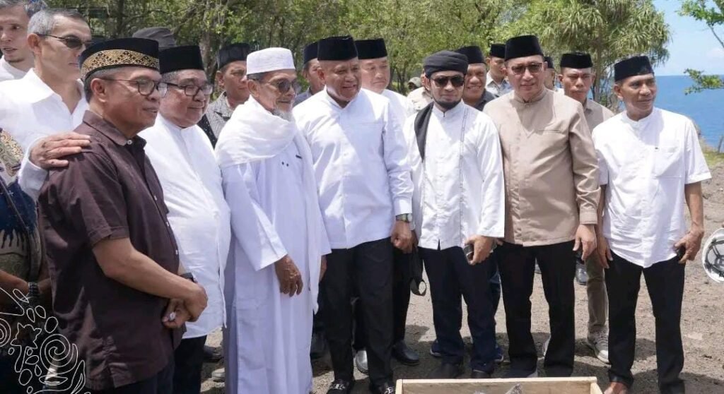 Wali Kota Ternate Hadiri Peletakan Batu Pertama Masjid Aisyah Al Ilyas di Takome